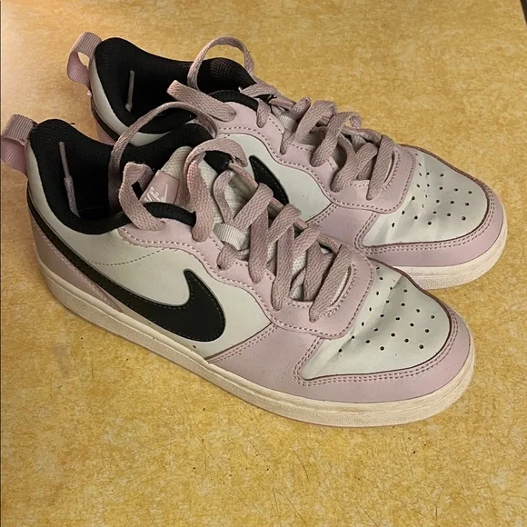 NIKE BIG KID COURT BOROUGH LOW RECRAFT SNEAKERS - Picture 2 of 4